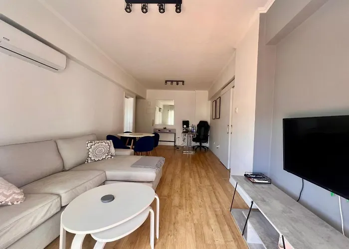 2 Bed 1st Floor Mc Kenzie -3 Min Walk To The Beach! *