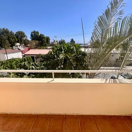 MC Kenzie 2 Bed Apartment Sea View!